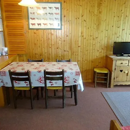 Apartment Cosy 5 Pers Avec Balcon, Proche Du Centre Aquatique Et Des Pistes - - Fr-1-459-104